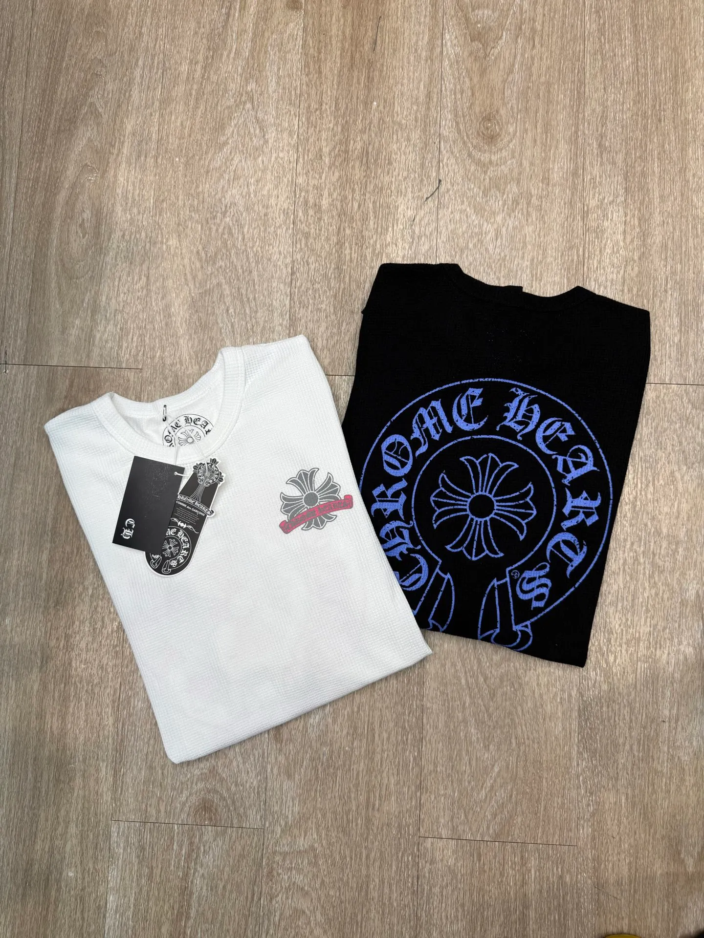 P198 Chrome Heart American luxury brand waffle early autumn long-sleeved bottoming shirt in stock. Focus on quality and compare at will. Size: S M L Color: Black White